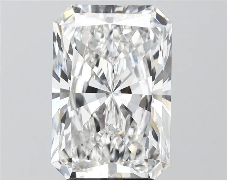 4.05ct Radiant Lab Grown Diamond (Colour E, Clarity VVS2, IGI Certified)