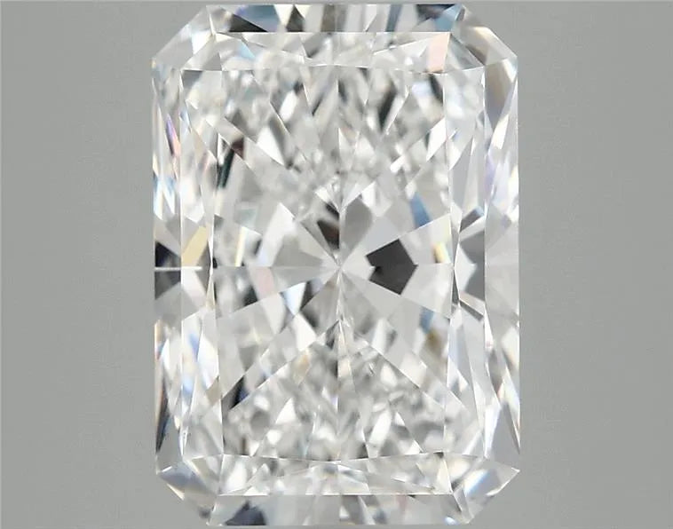 4.05ct Radiant Lab Grown Diamond (Colour E, Clarity VVS2, IGI Certified)
