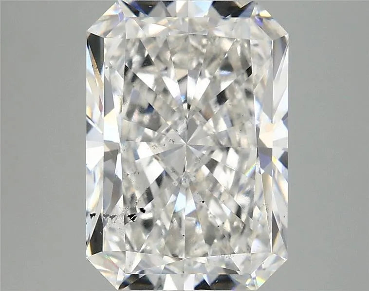 4.05ct Radiant Lab Grown Diamond (Colour F, Clarity SI1, IGI Certified)