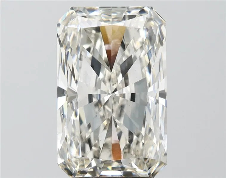 4.05ct Radiant Lab Grown Diamond (Colour G, Clarity VS2, IGI Certified)