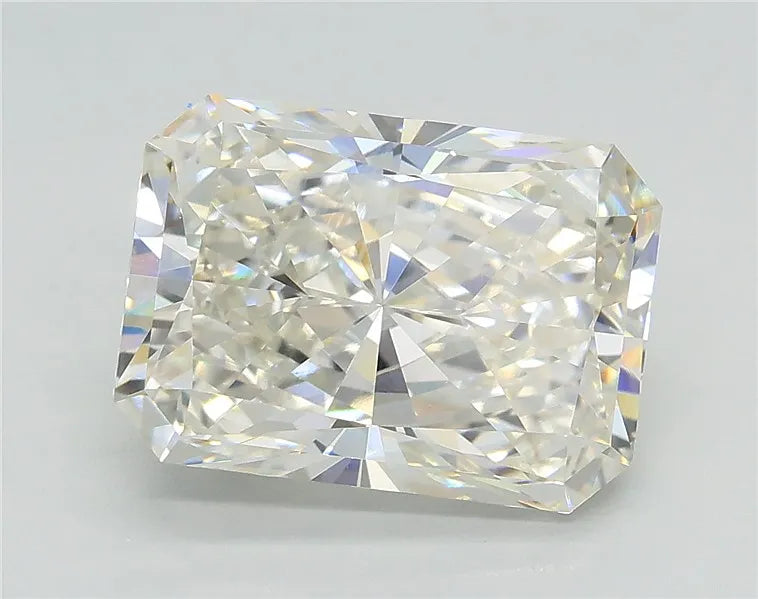 4.05ct Radiant Lab Grown Diamond (Colour H, Clarity VVS2, IGI Certified)