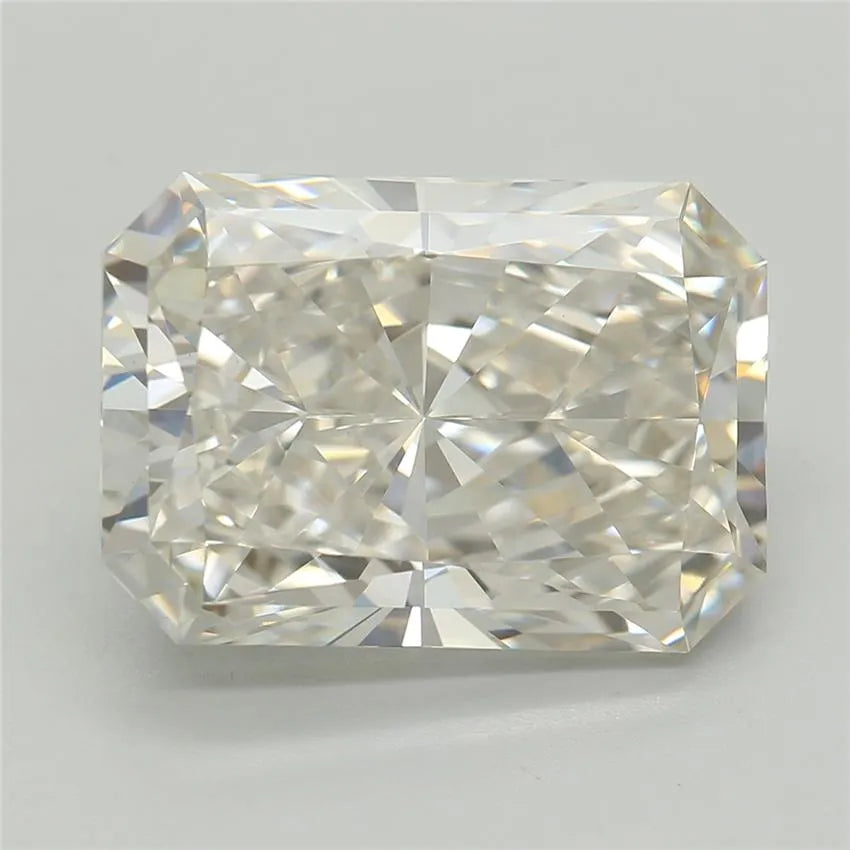4.05ct Radiant Lab Grown Diamond (Colour I, Clarity VVS2, IGI Certified)