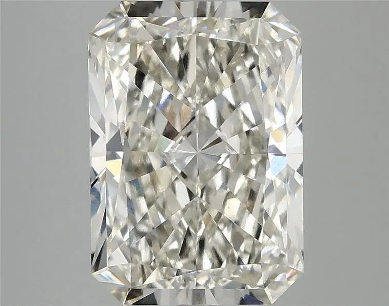 4.06ct Radiant Lab Grown Diamond (Colour H, Clarity VVS2, IGI Certified)