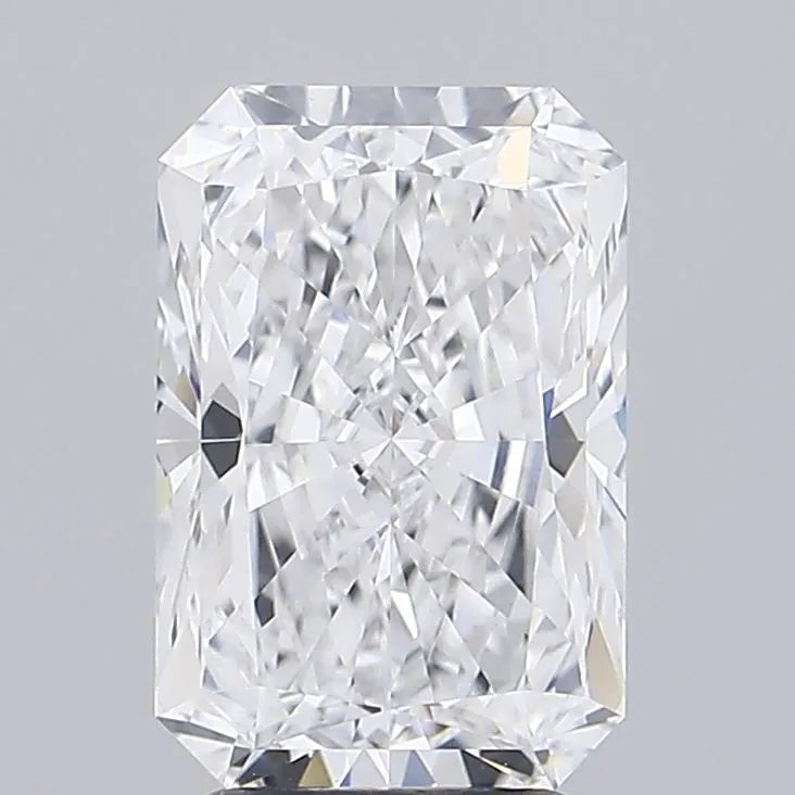 4.07ct Radiant Lab Grown Diamond (Colour E, Clarity VVS1, IGI Certified)