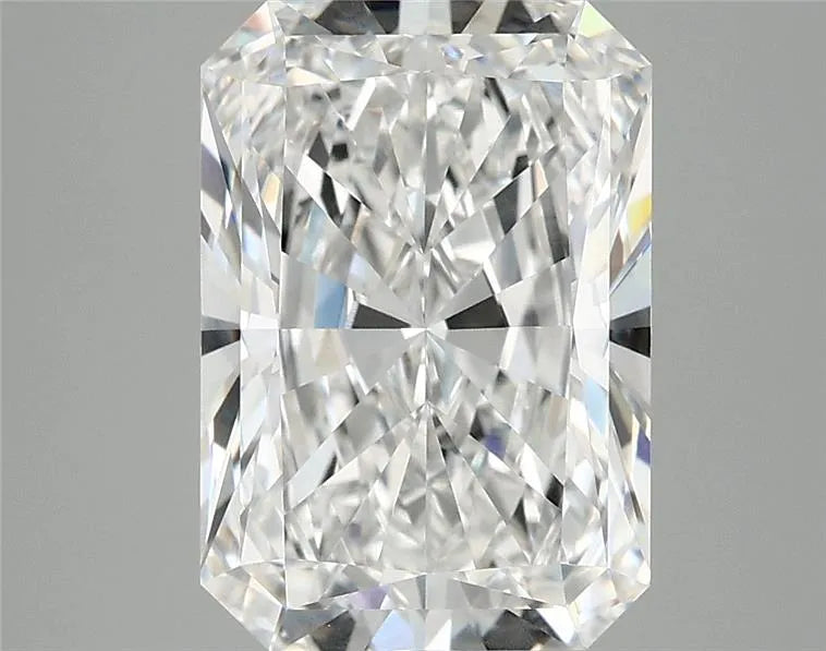 4.07ct Radiant Lab Grown Diamond (Colour E, Clarity VVS2, IGI Certified)