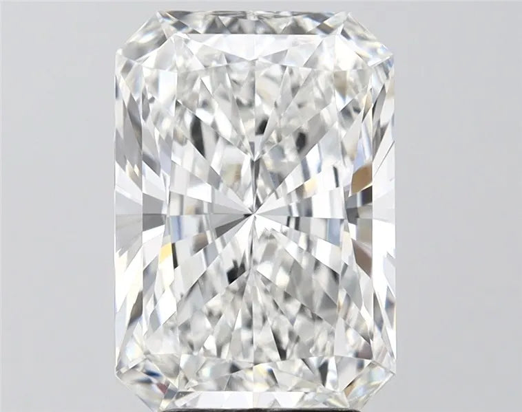 4.08ct Radiant Lab Grown Diamond (Colour F, Clarity VVS2, IGI Certified)
