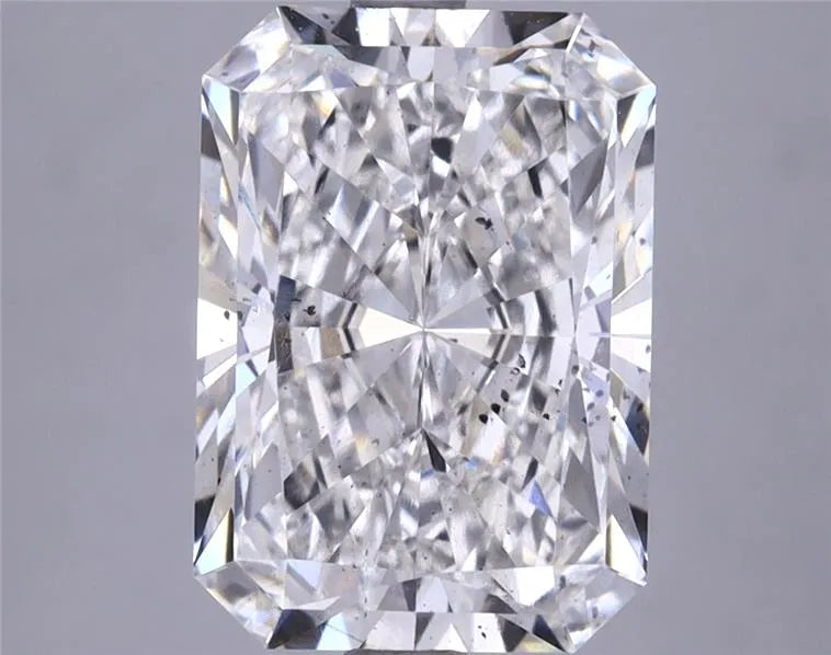4.09ct Radiant Lab Grown Diamond (Colour G, Clarity SI2, Cut ID, IGI Certified)