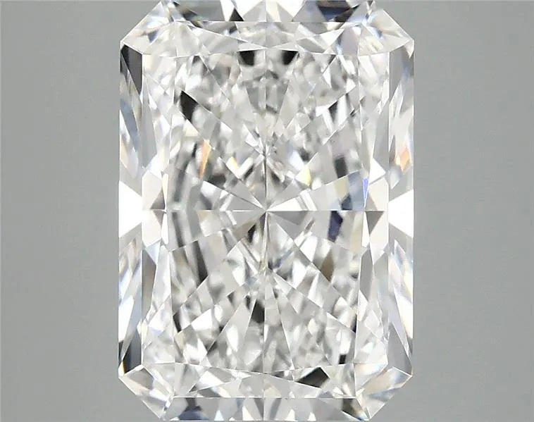 4.10ct Radiant Lab Grown Diamond (Colour E, Clarity VVS2, IGI Certified)