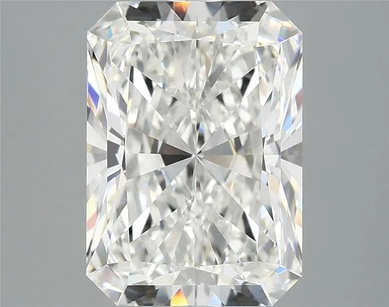 4.12ct Radiant Lab Grown Diamond (Colour E, Clarity VVS2, IGI Certified)