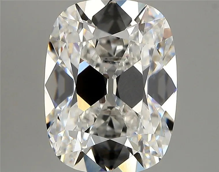 4.22ct Cushion modified Lab Grown Diamond (Colour E, Clarity VVS2, IGI Certified)