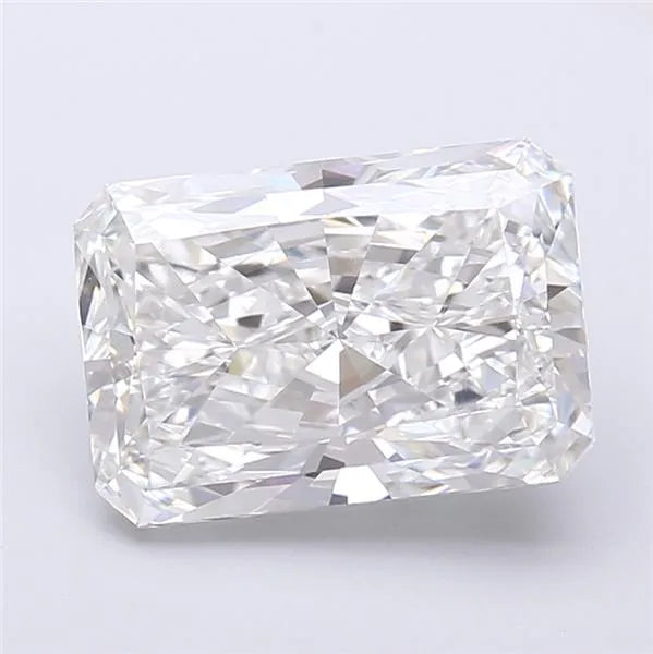 4.23ct Radiant Lab Grown Diamond (Colour E, Clarity VVS2, IGI Certified)