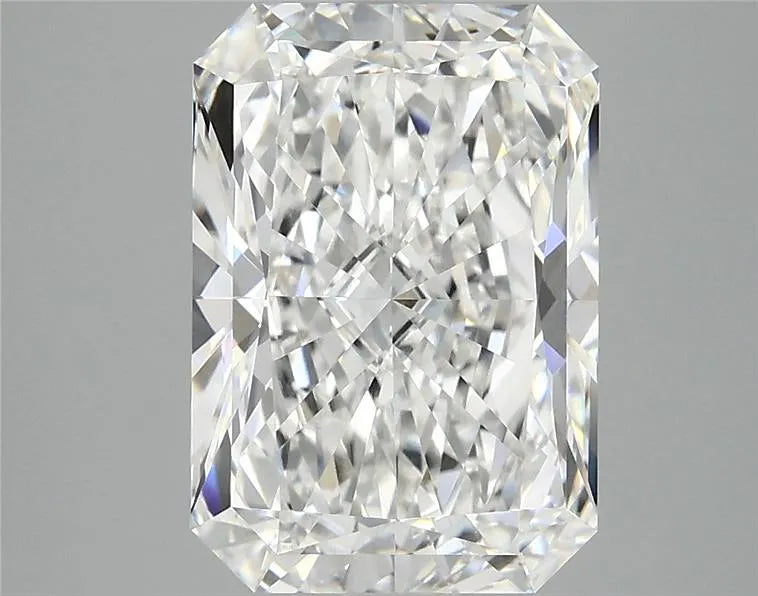 4.25ct Radiant Lab Grown Diamond (Colour E, Clarity VVS2, IGI Certified)