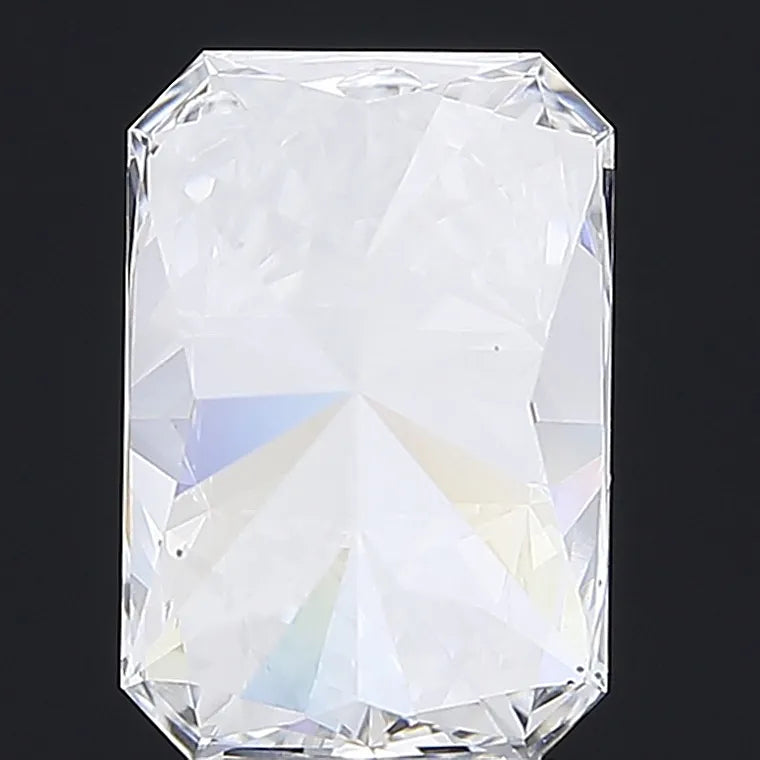 4.27ct Radiant Lab Grown Diamond (Colour D, Clarity VS2, IGI Certified)