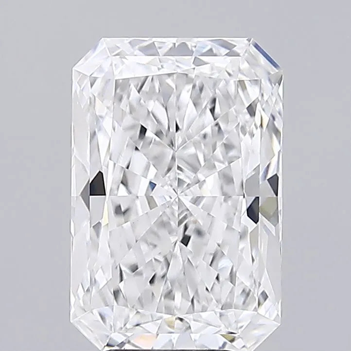 4.31ct Radiant Lab Grown Diamond (Colour D, Clarity VVS2, IGI Certified)