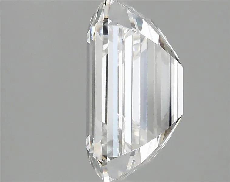 4.34ct Emerald Lab Grown Diamond (Colour E, Clarity VVS2, IGI Certified)
