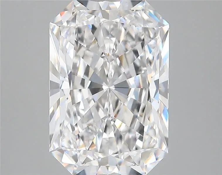 4.34ct Radiant Lab Grown Diamond (Colour D, Clarity VVS2, IGI Certified)