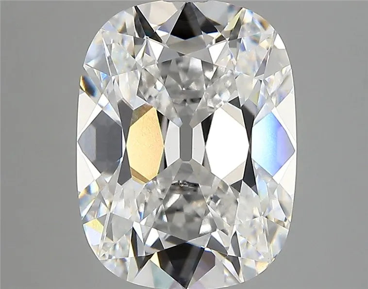 4.45ct Cushion modified Lab Grown Diamond (Colour D, Clarity VVS2, IGI Certified)