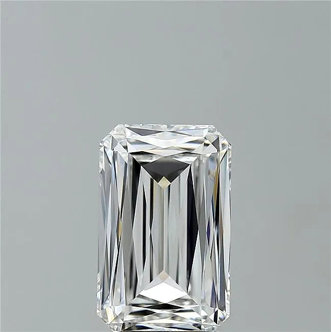 4.49ct Radiant Lab Grown Diamond (Colour E, Clarity VVS2, IGI Certified)