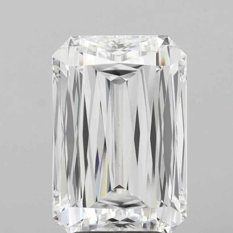 4.51ct Radiant Lab Grown Diamond (Colour E, Clarity VVS2, IGI Certified)