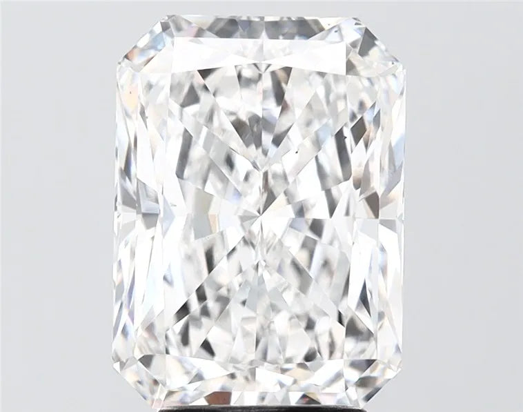 4.52ct Radiant Lab Grown Diamond (Colour E, Clarity VS2, IGI Certified)