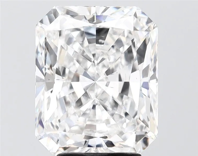 4.52ct Radiant Lab Grown Diamond (Colour E, Clarity VS2, IGI Certified)