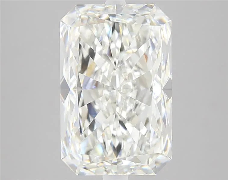 4.53ct Radiant Lab Grown Diamond (Colour F, Clarity VVS2, IGI Certified)