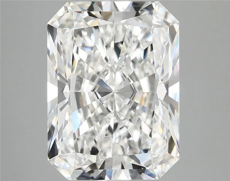 4.54ct Radiant Lab Grown Diamond (Colour E, Clarity VVS2, IGI Certified)