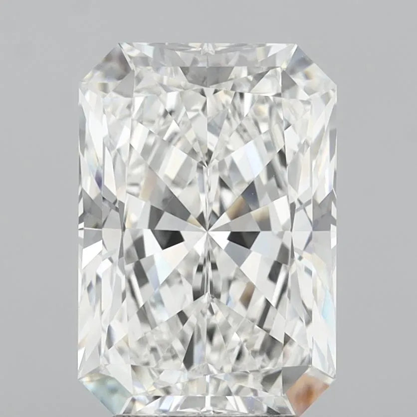 4.55ct Radiant Lab Grown Diamond (Colour E, Clarity VVS2, IGI Certified)