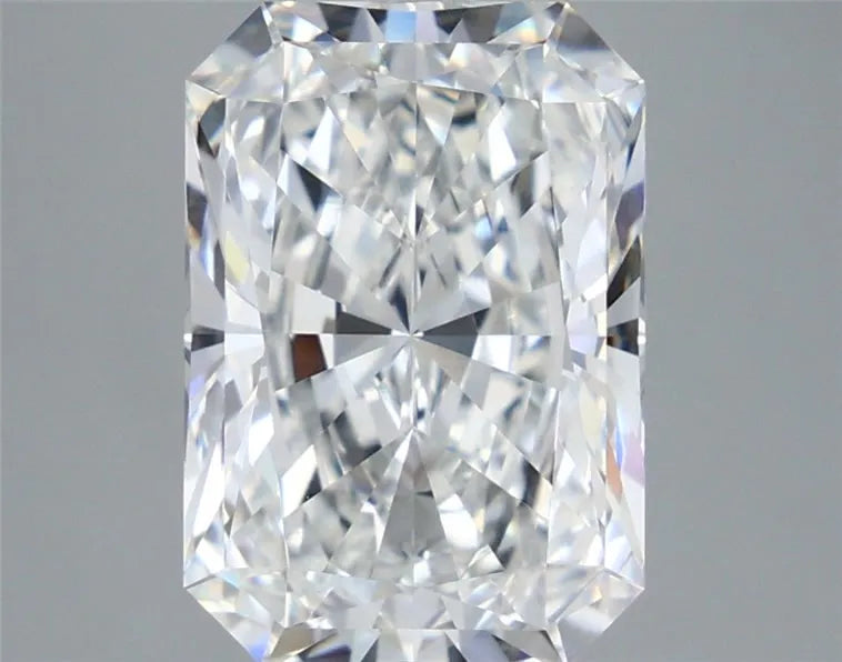 4.59ct Radiant Lab Grown Diamond (Colour F, Clarity VVS2, IGI Certified)
