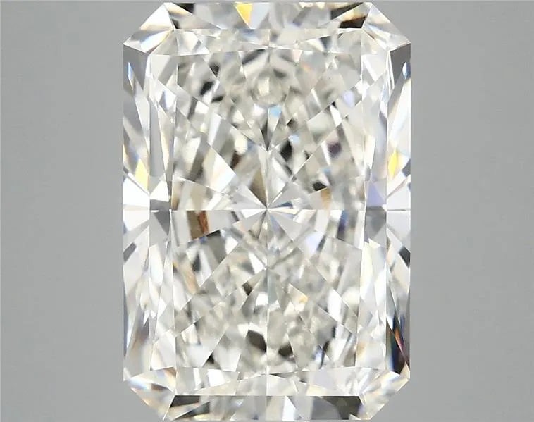 4.67ct Radiant Lab Grown Diamond (Colour G, Clarity VVS2, IGI Certified)