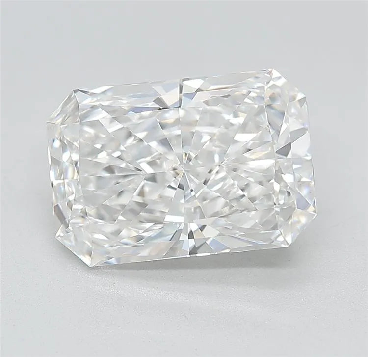 4.69ct Radiant Lab Grown Diamond (Colour E, Clarity VVS2, Cut EX, IGI Certified)