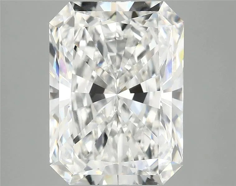 4.72ct Radiant Lab Grown Diamond (Colour E, Clarity VVS2, IGI Certified)