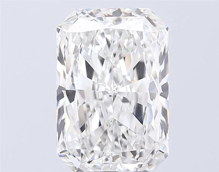 4.77ct Radiant Lab Grown Diamond (Colour E, Clarity VVS2, IGI Certified)