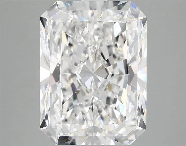 4.77ct Radiant Lab Grown Diamond (Colour E, Clarity VVS2, IGI Certified)