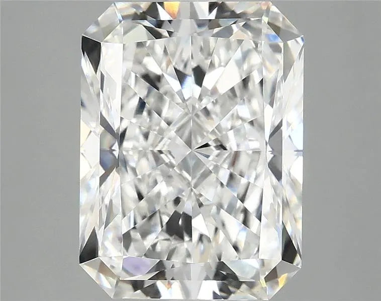 4.80ct Radiant Lab Grown Diamond (Colour E, Clarity VVS2, IGI Certified)