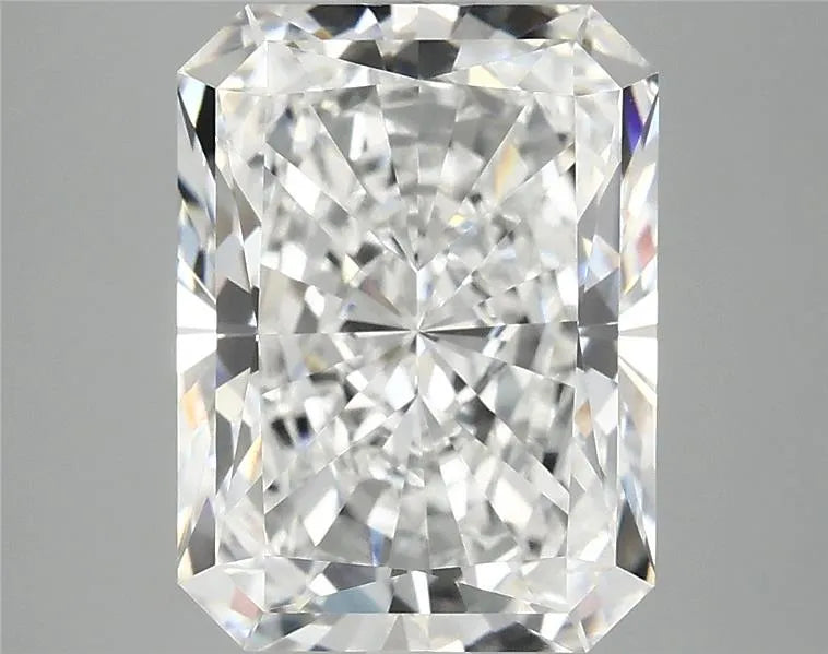 4.88ct Radiant Lab Grown Diamond (Colour E, Clarity VVS2, IGI Certified)
