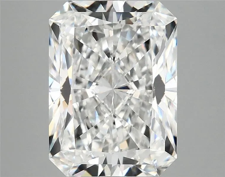 4.88ct Radiant Lab Grown Diamond (Colour E, Clarity VVS2, IGI Certified)