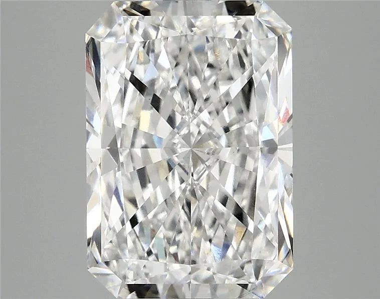 4.74ct Radiant Lab Grown Diamond (Colour E, Clarity VVS2, IGI Certified)