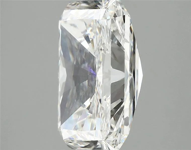 5.00ct Radiant Lab Grown Diamond (Colour E, Clarity VVS2, IGI Certified)