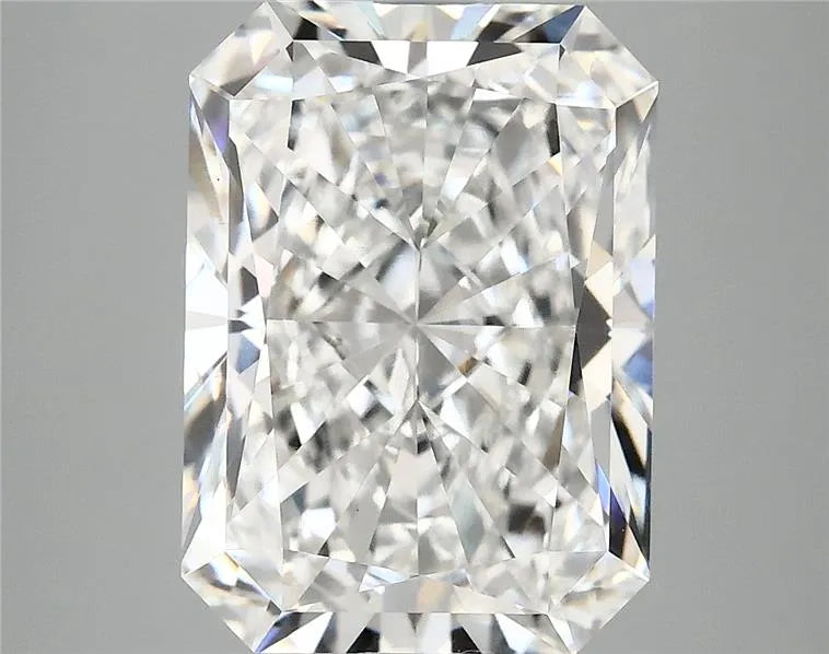 5.01ct Radiant Lab Grown Diamond (Colour E, Clarity VVS2, IGI Certified)