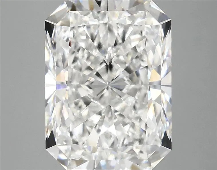 5.02ct Radiant Lab Grown Diamond (Colour E, Clarity VVS2, IGI Certified)