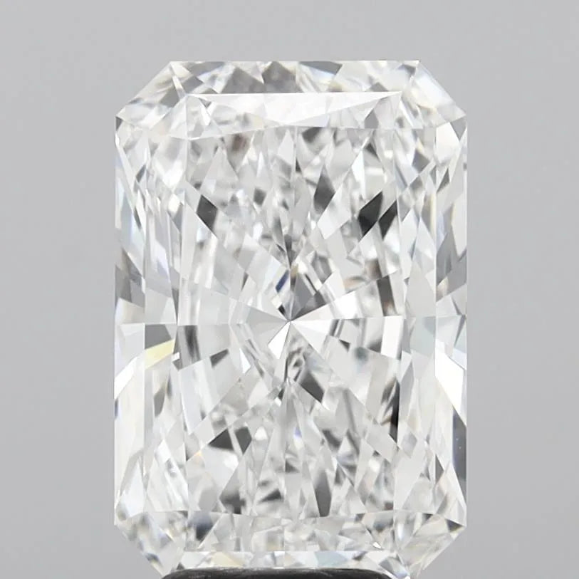 5.02ct Radiant Lab Grown Diamond (Colour E, Clarity VVS2, IGI Certified)