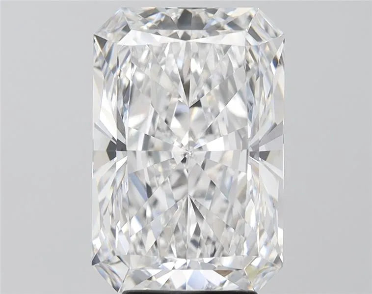 5.03ct Radiant Lab Grown Diamond (Colour D, Clarity VVS2, IGI Certified)