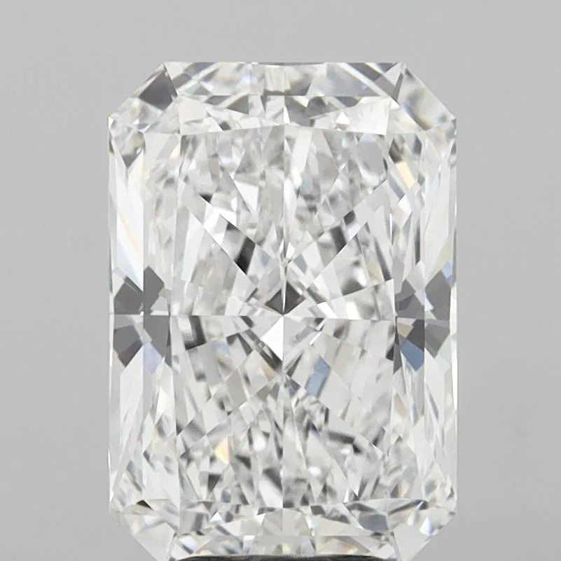 5.04ct Radiant Lab Grown Diamond (Colour E, Clarity VVS2, IGI Certified)
