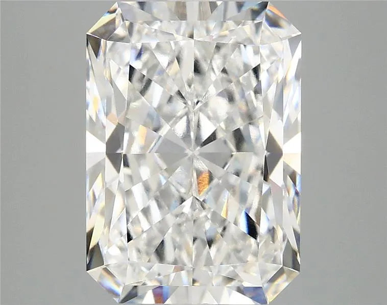 5.04ct Radiant Lab Grown Diamond (Colour E, Clarity VVS2, IGI Certified)