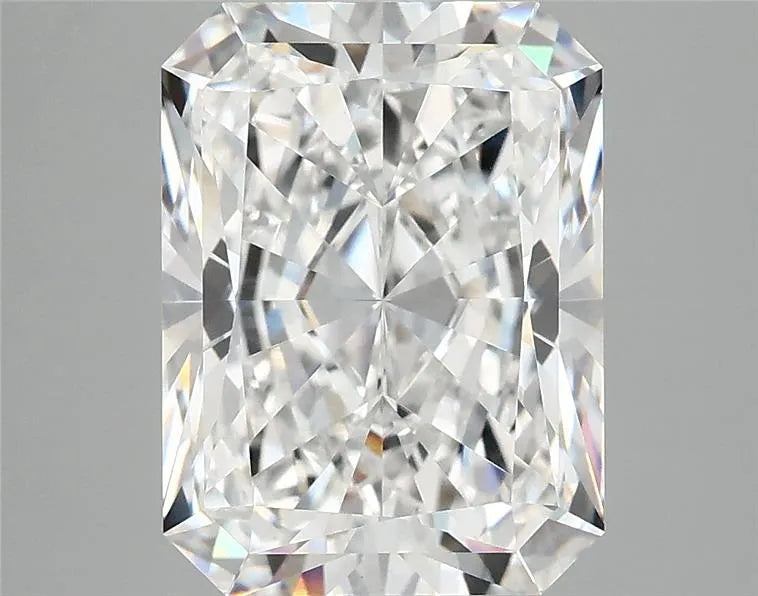 5.05ct Radiant Lab Grown Diamond (Colour E, Clarity VVS2, IGI Certified)