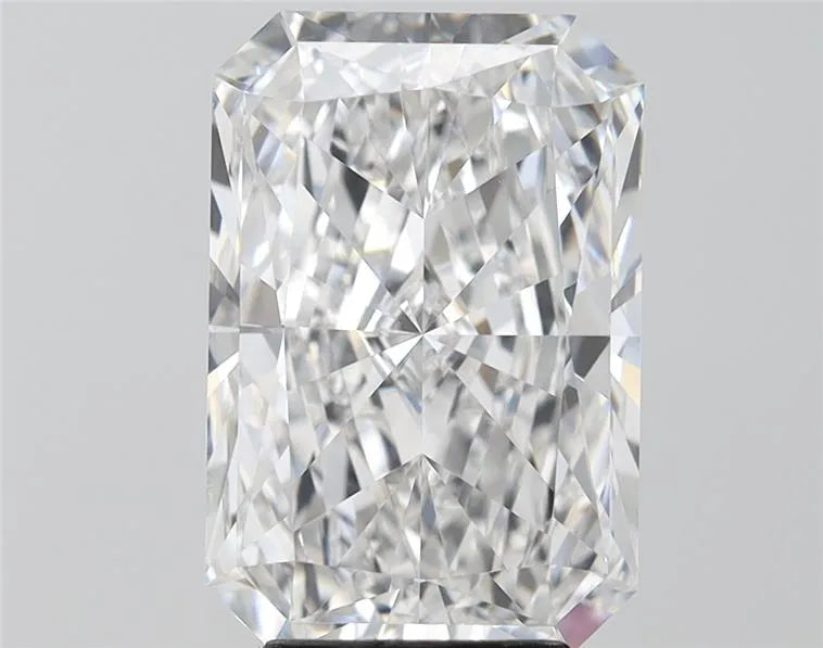 5.19ct Radiant Lab Grown Diamond (Colour E, Clarity VVS2, IGI Certified)
