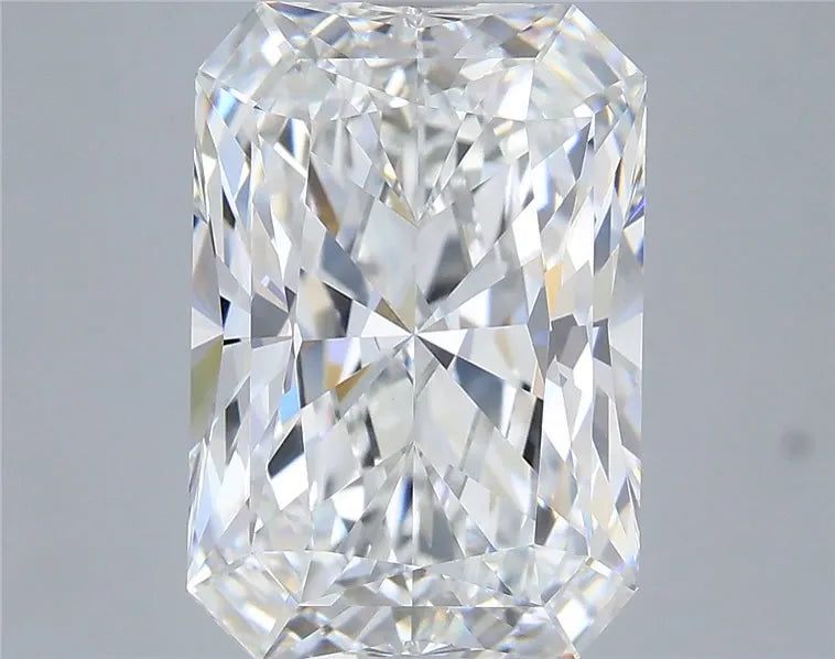 5.52ct Radiant Lab Grown Diamond (Colour E, Clarity VVS2, IGI Certified)