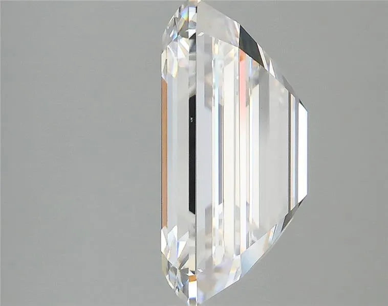 5.62ct Emerald Lab Grown Diamond (Colour E, Clarity VS2, IGI Certified)
