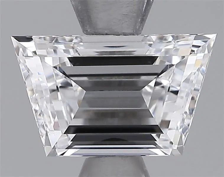 0.89ct Trapeze Lab Grown Diamond (Colour D, Clarity VS1, IGI Certified)